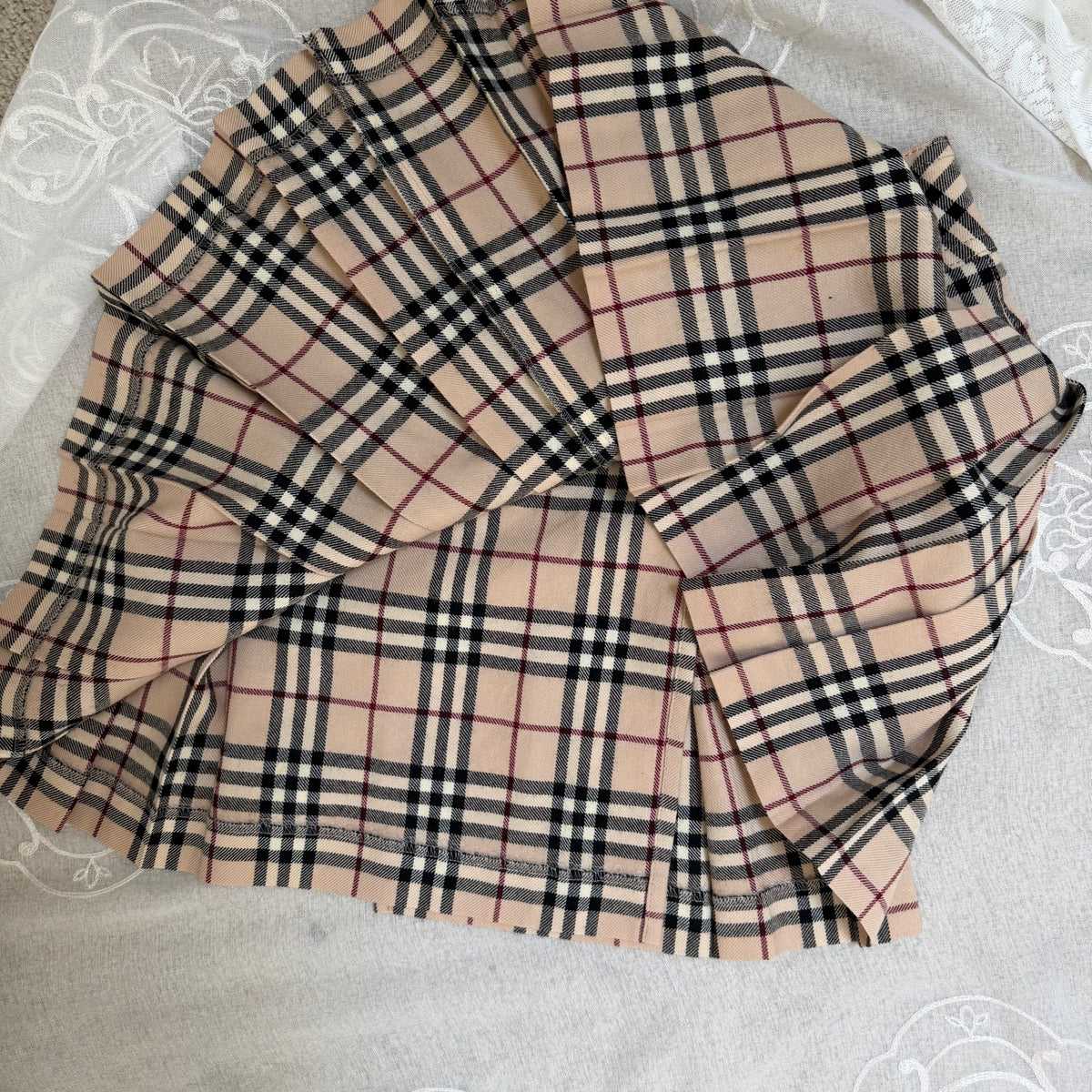 xovintage BURBERRY CLASSIC PLEATED VINTAGE MINI SKIRT, SMALL - Clothing