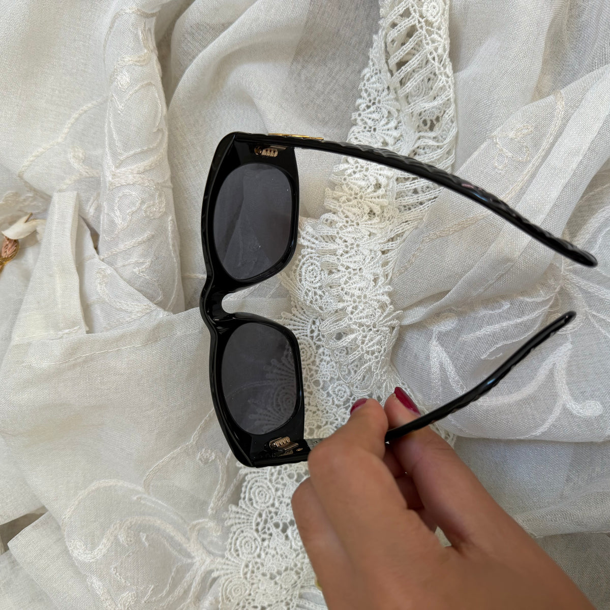 xovintage chanel 2000s vintage Quilted Matelasse sunglasses (small) - Sunglasses