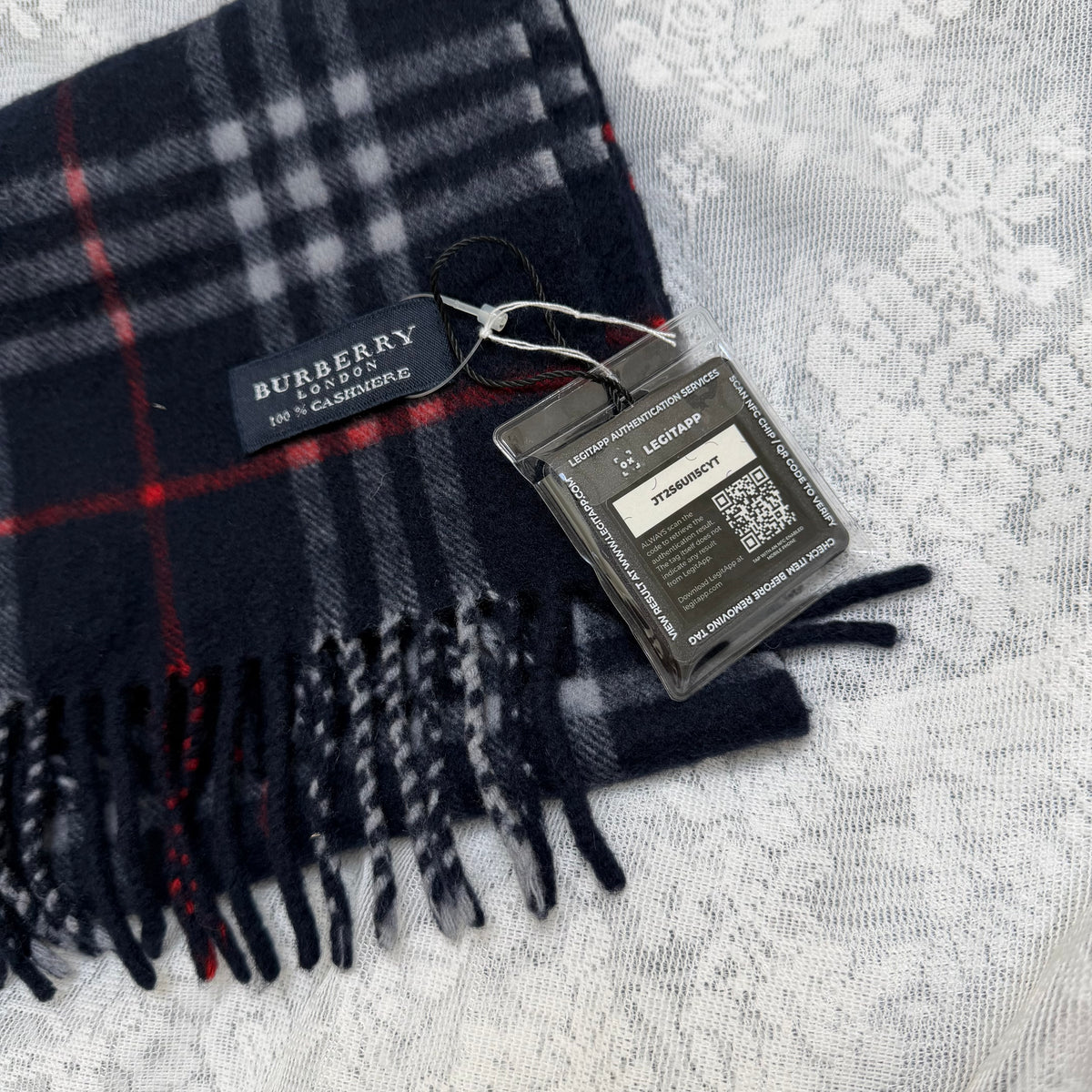 burberry vintage navy blue 100% cashmere scarf