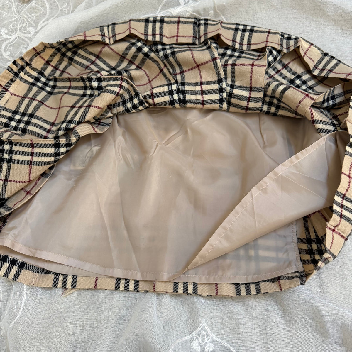 xovintage BURBERRY CLASSIC PLEATED VINTAGE MINI SKIRT, X-SMALL - Clothing