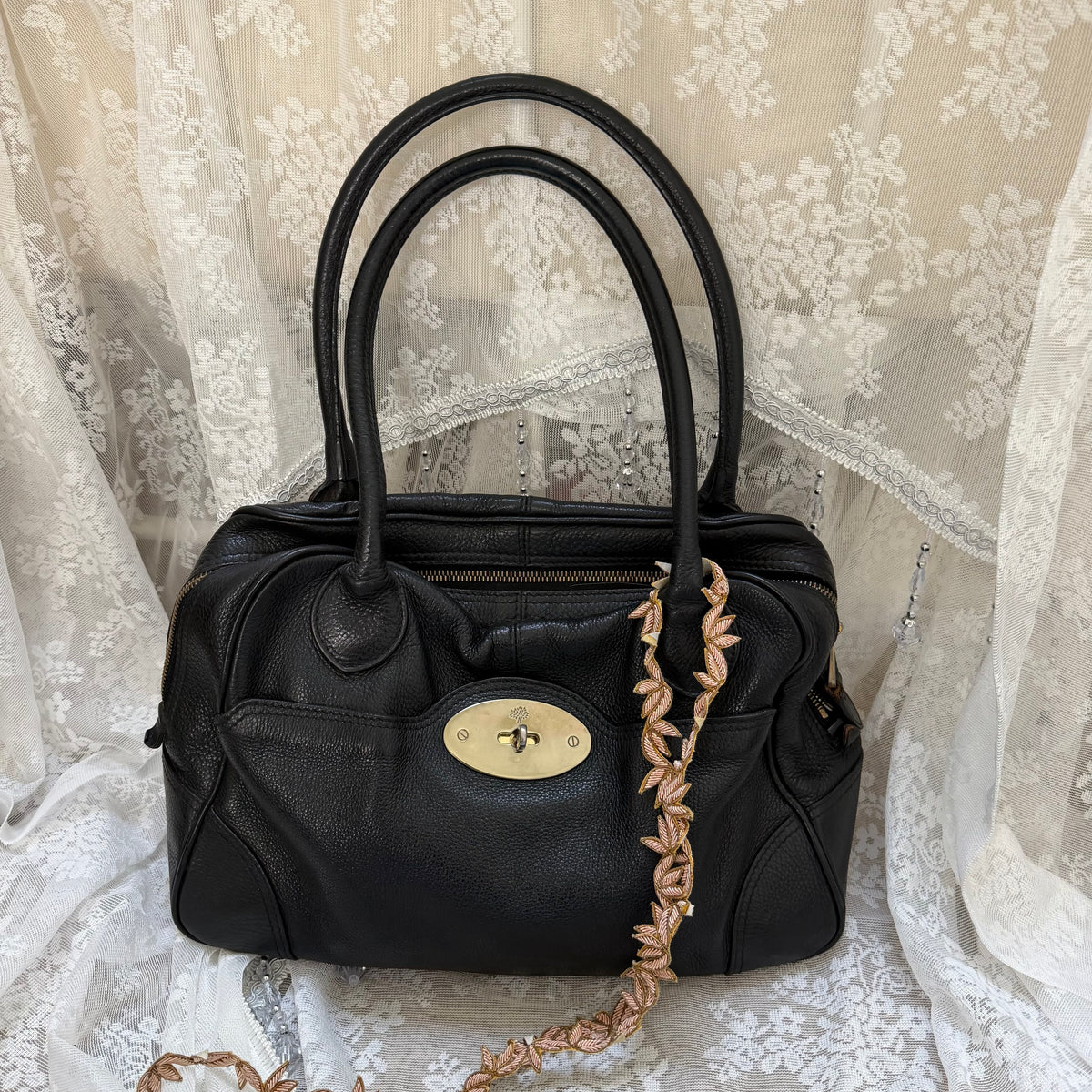 vintage mulberry shoulder bag in black