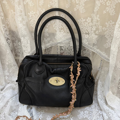 vintage mulberry shoulder bag in black