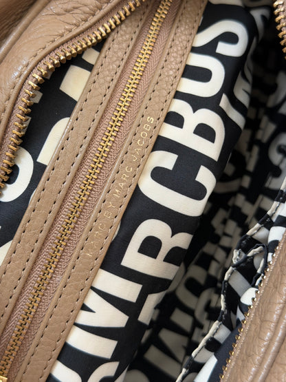 xovintage MARC BY MARC JACOBS BEIGE VINTAGE CLASSIC Q BAG - Handbags