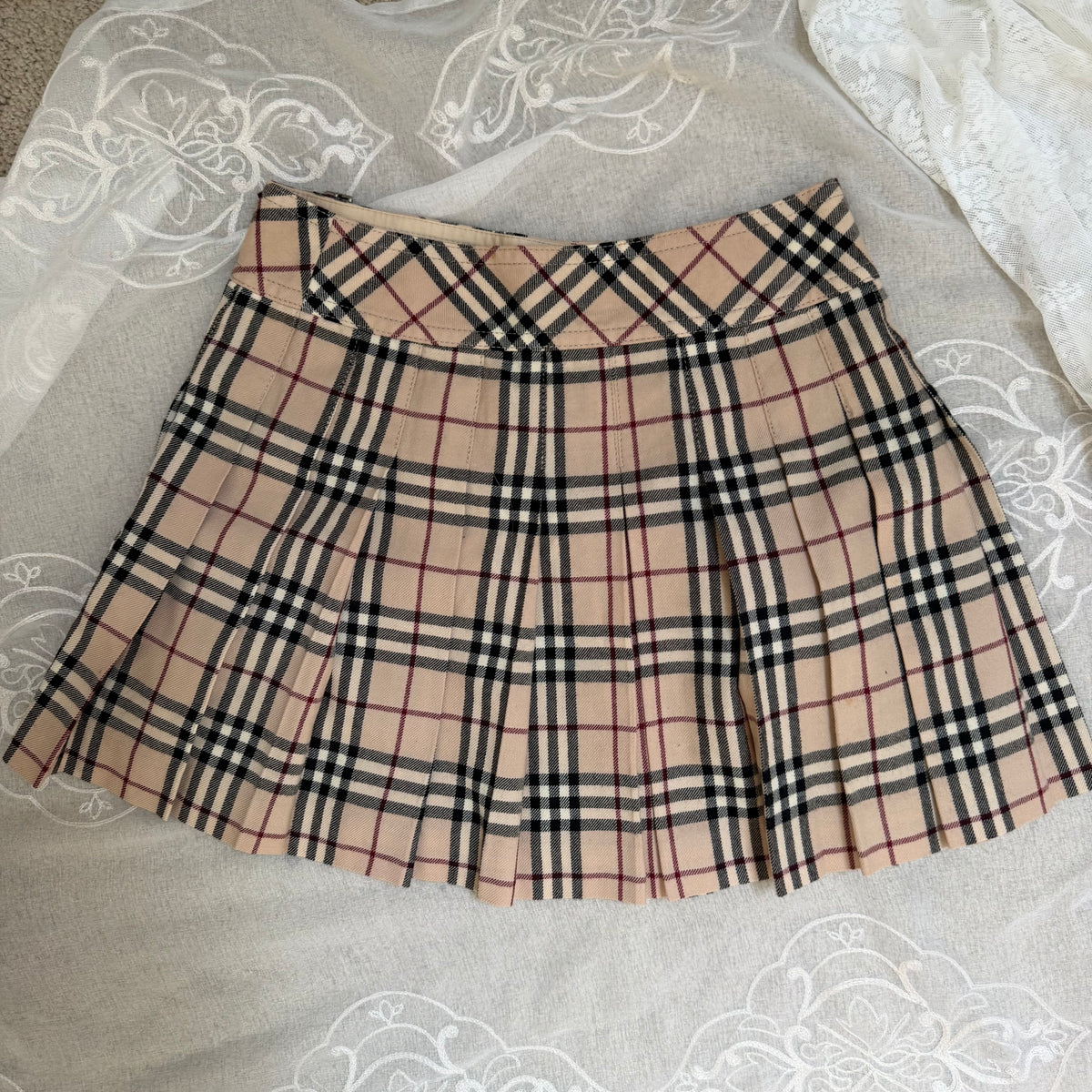 xovintage BURBERRY CLASSIC PLEATED VINTAGE MINI SKIRT, SMALL - Clothing