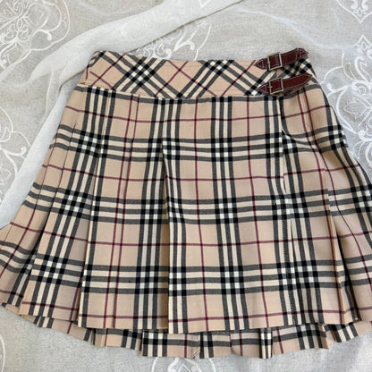 xovintage BURBERRY CLASSIC PLEATED VINTAGE BELTED MINI SKIRT, X-SMALL - Clothing
