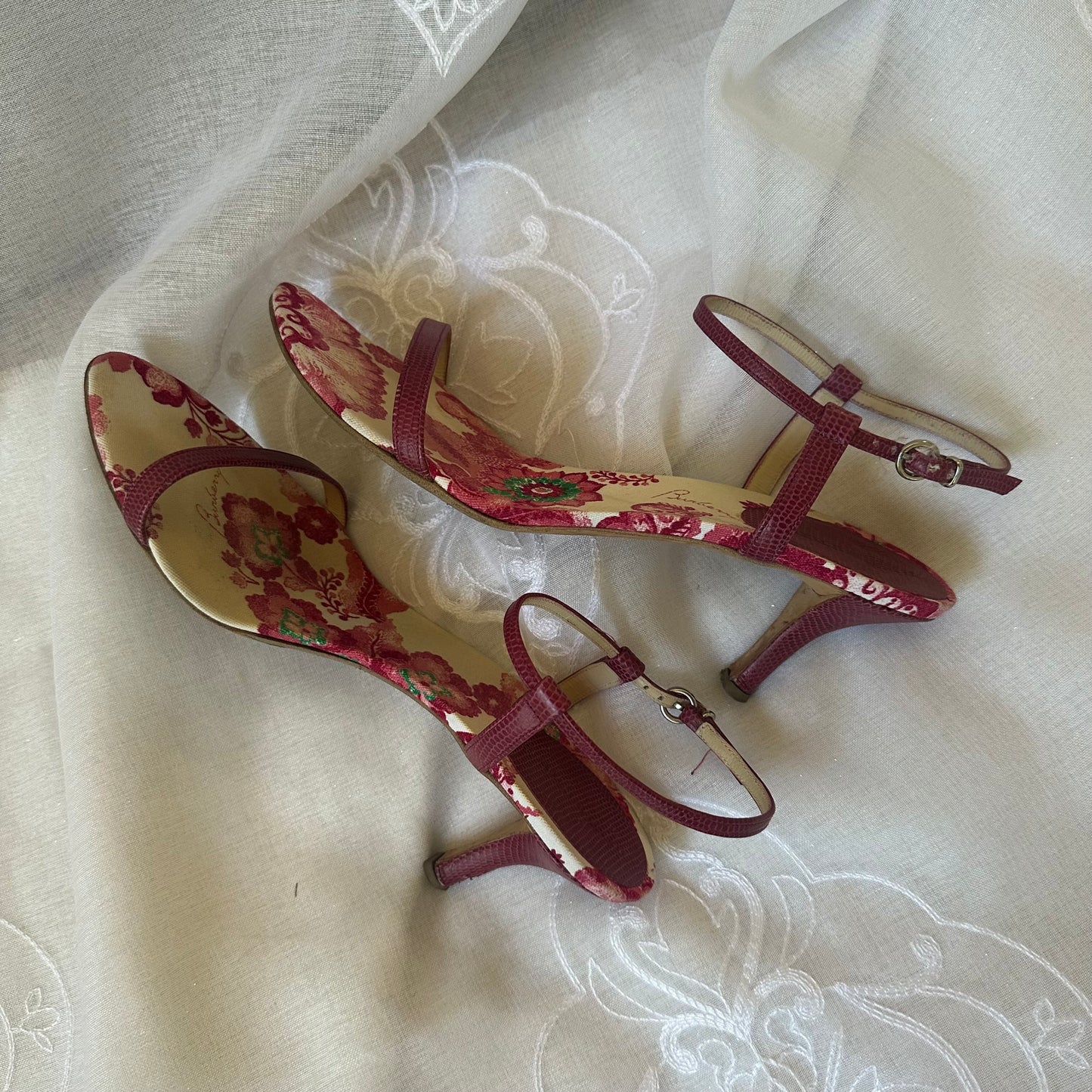burberry floral kitten heels (size 38.5)