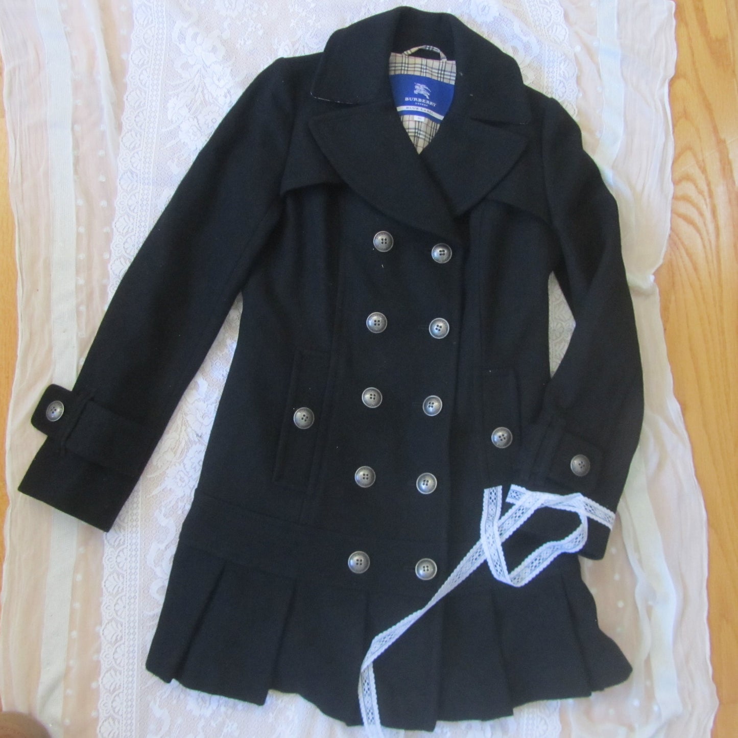 burberry blue label vintage black pleated flirty coat (36/xs)