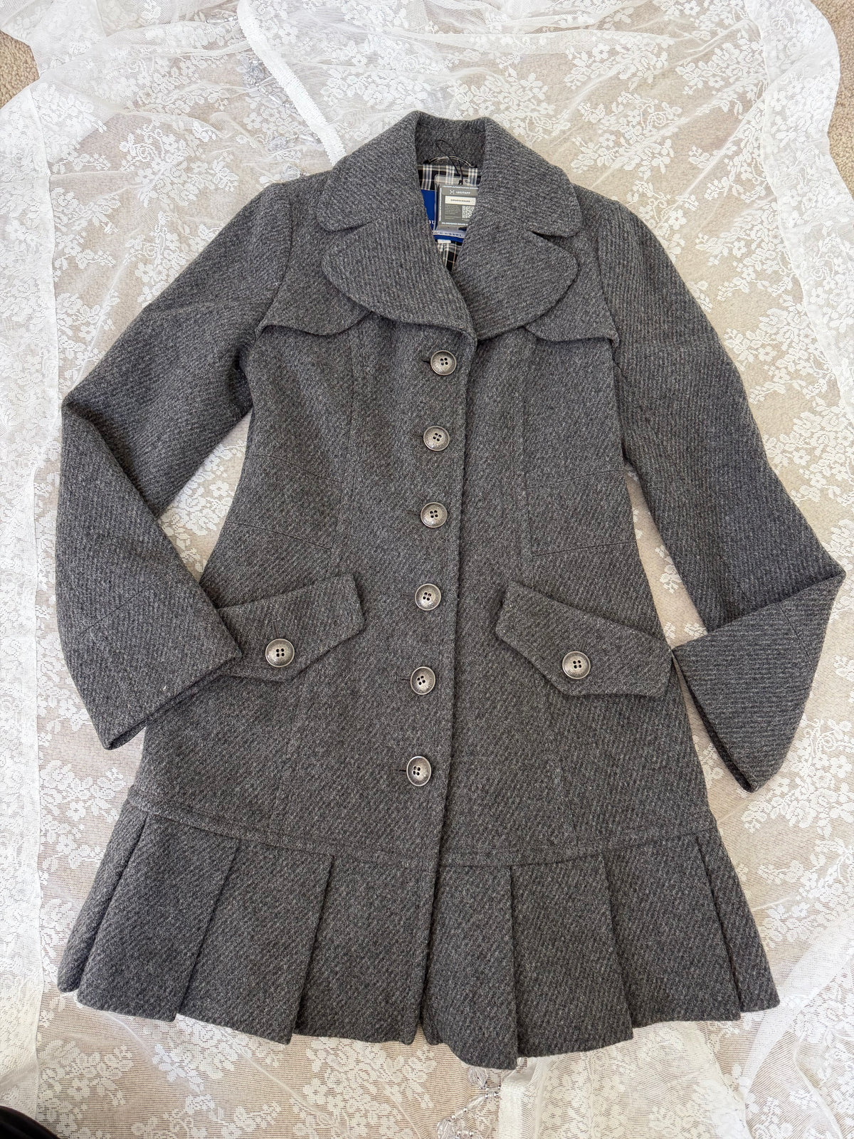 burberry blue label vintage grey cutesy pleated flirty dress coat (36, XS)