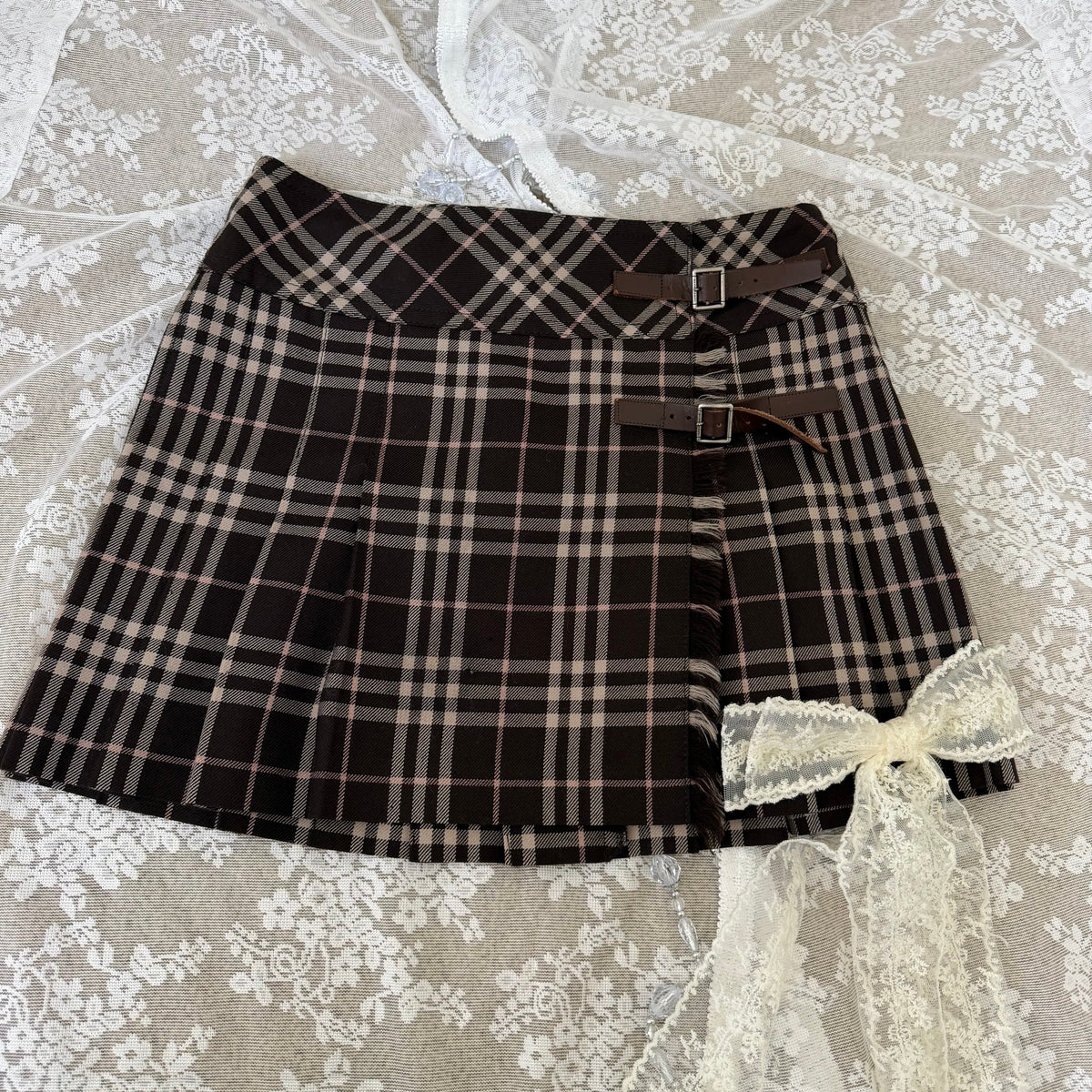 xovintage BURBERRY DARK BROWN PLEATED VINTAGE MINI SKIRT (38, s) - Clothing