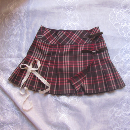 PRE-LOVED BURBERRY BLUE LABEL BURGUNDY PLEATED MINI SKIRT (38, S)