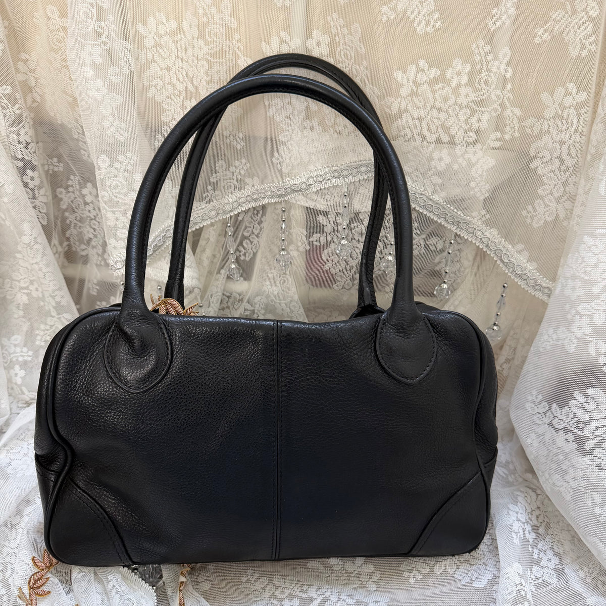 vintage mulberry shoulder bag in black