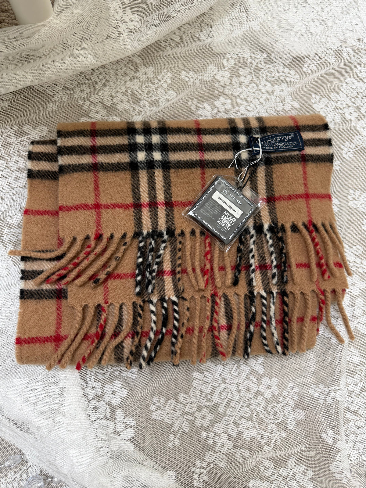 burberry vintage classic 100% lambswool scarf