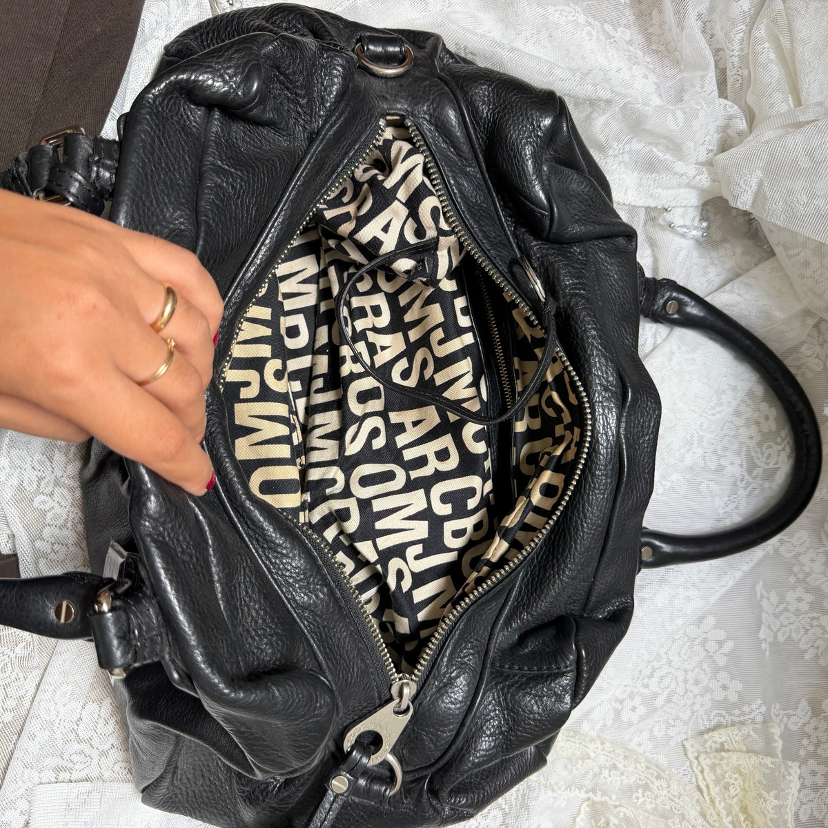MARC BY MARC JACOBS VINTAGE CLASSIC Q GROOVEE BAG (SILVER HARDWARE)