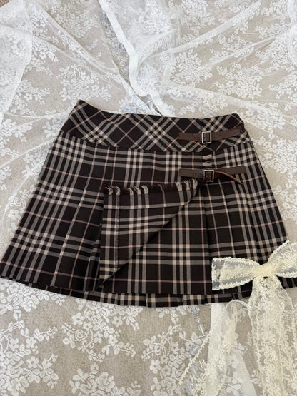 xovintage BURBERRY DARK BROWN PLEATED VINTAGE MINI SKIRT (38, s) - Clothing