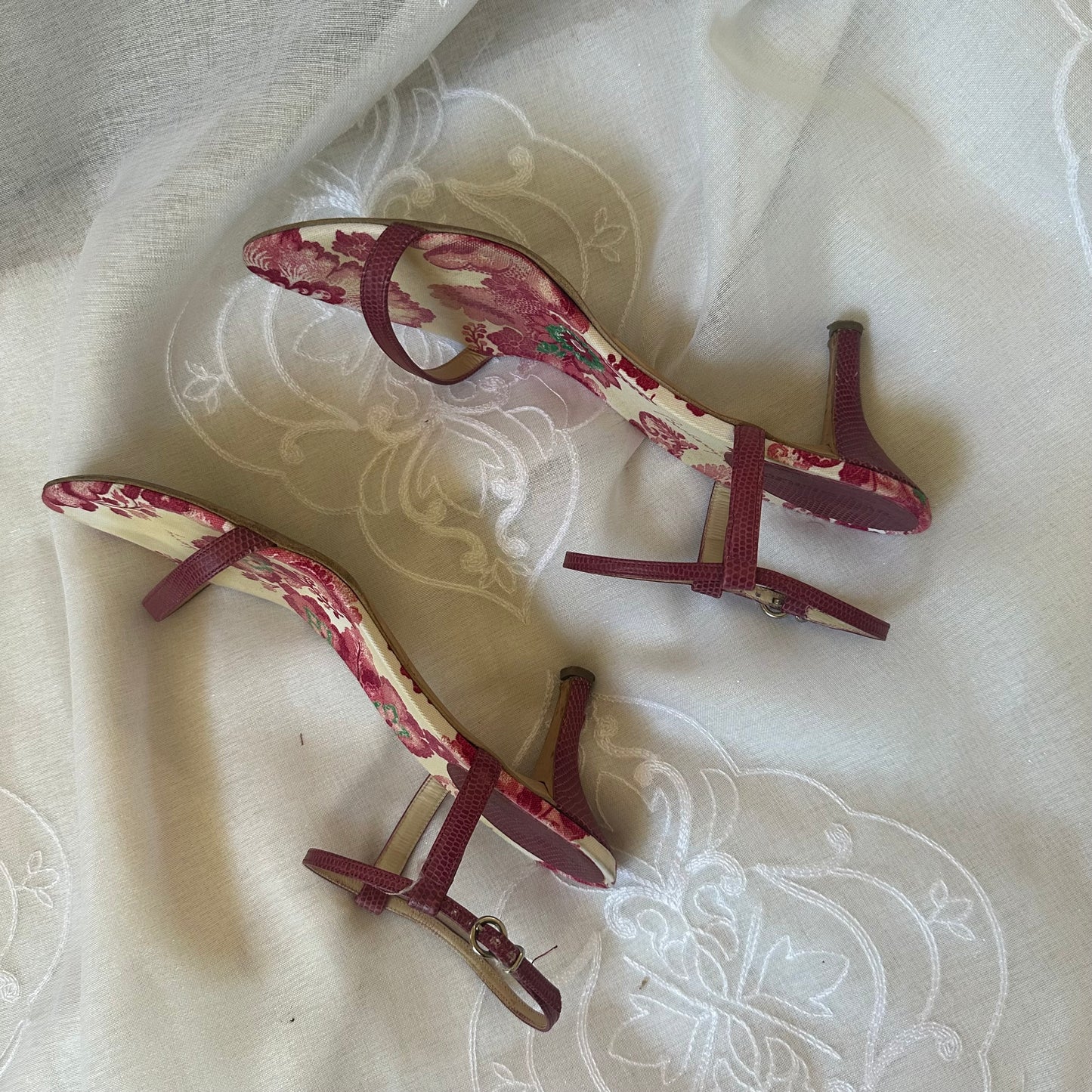 burberry floral kitten heels (size 38.5)