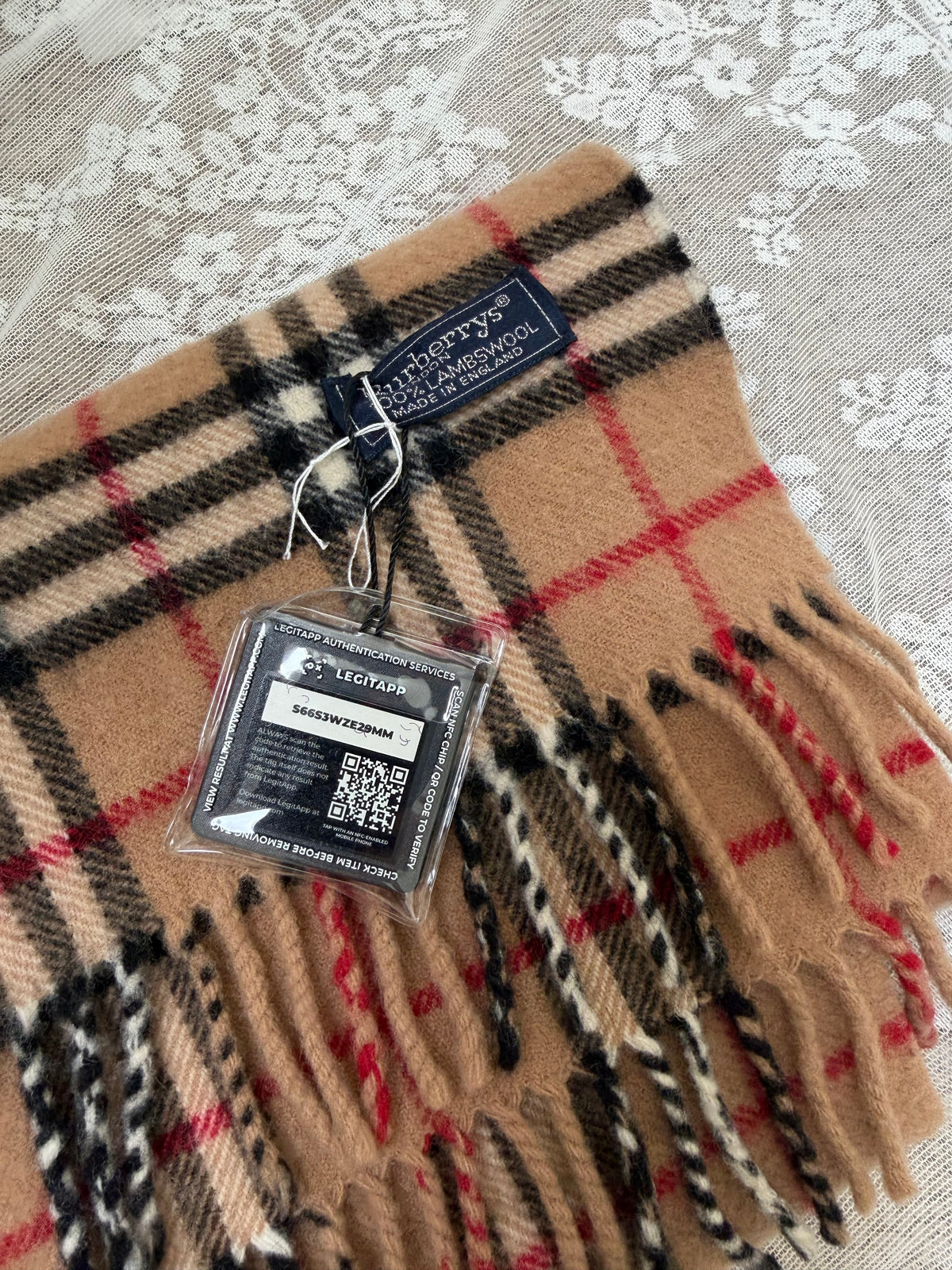 burberry vintage classic 100% lambswool scarf