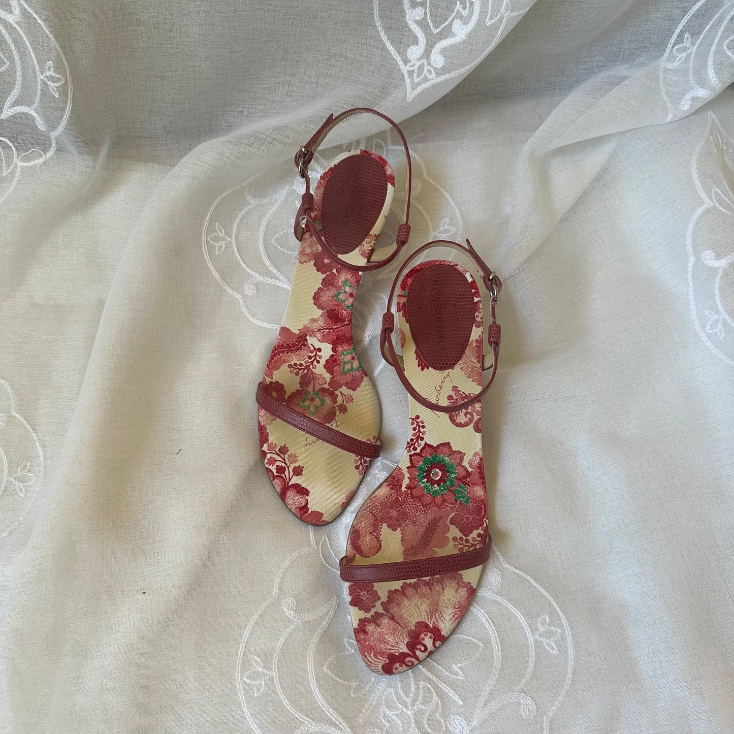 burberry floral kitten heels (size 38.5)