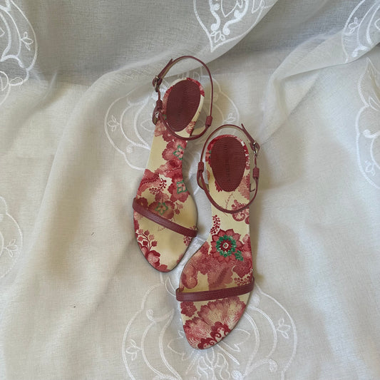 burberry floral kitten heels (size 38.5)