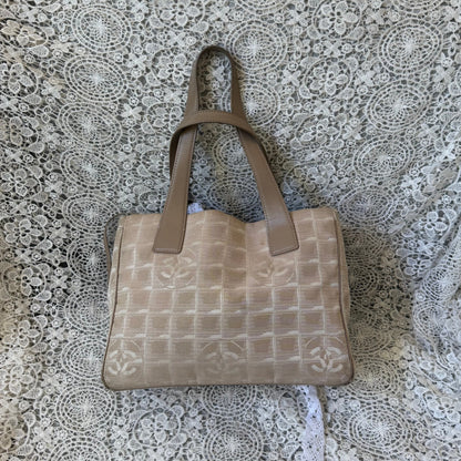 xovintage chanel travel line beige 2000s shoulder bag - Shoulder Bags