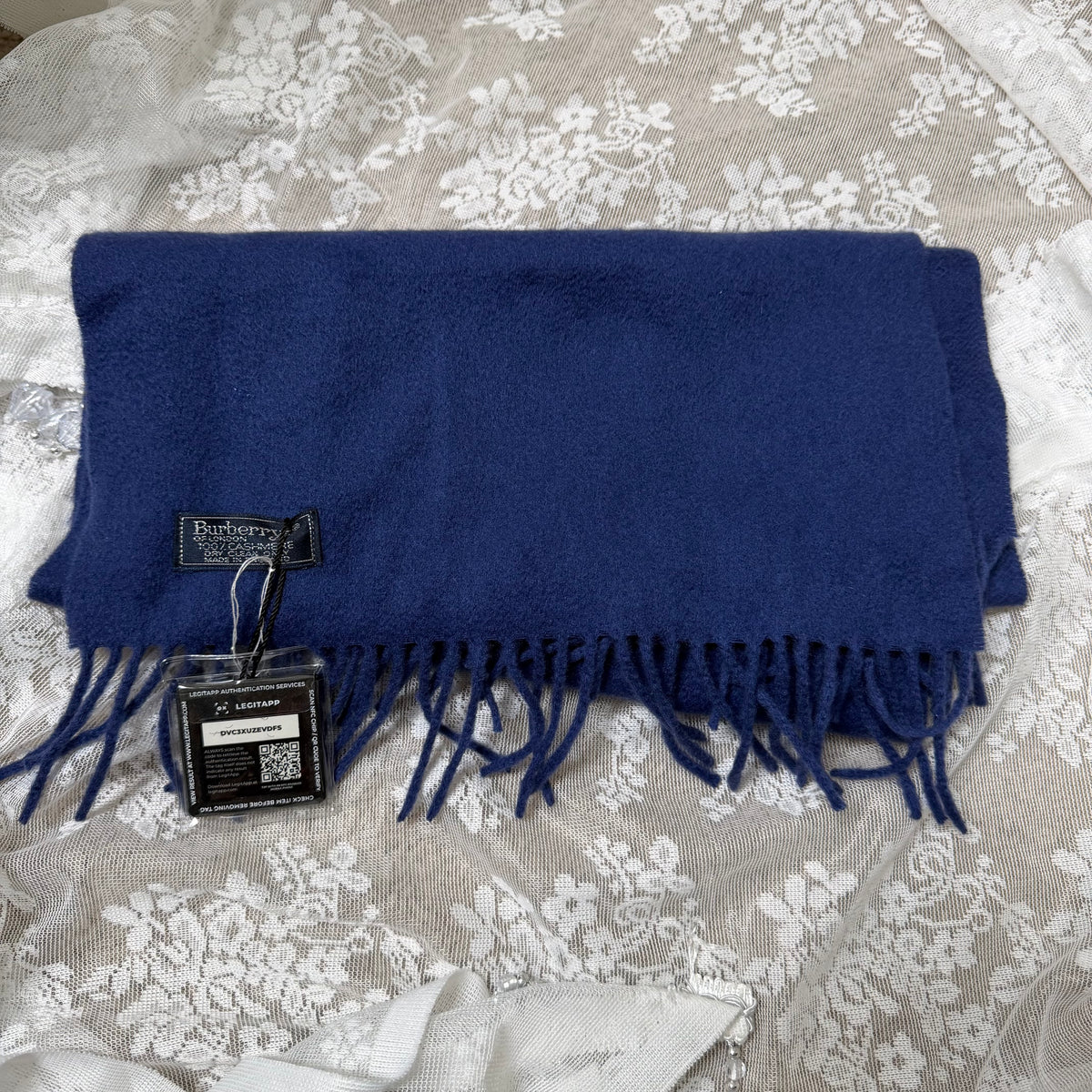 burberry 90s vintage 100% cashmere scarf in blue