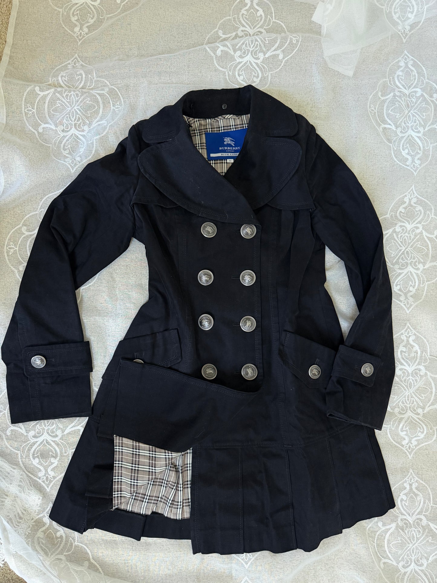 burberry blue label vintage black cotton pleated flirty coat (38,s)