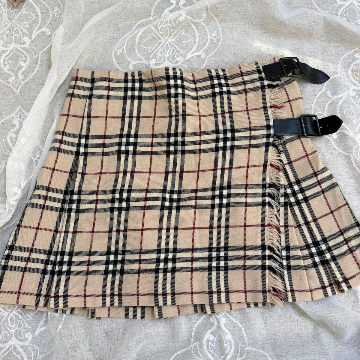 xovintage BURBERRY CLASSIC PLEATED VINTAGE MINI SKIRT, X-SMALL - Clothing