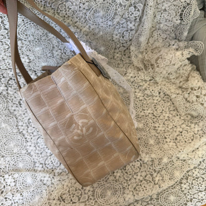 xovintage chanel travel line beige 2000s shoulder bag - Shoulder Bags