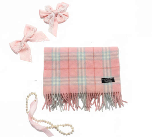 BURBERRY 100% Lambswool Vintage Scarf in Bubblegum Pink