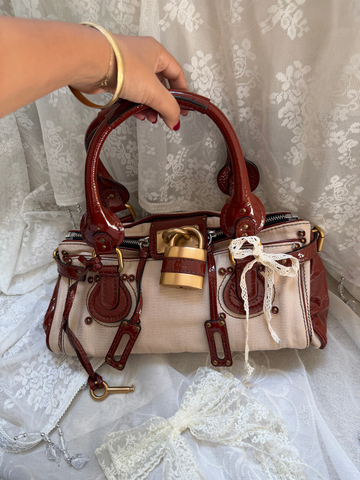 xovintage VINTAGE CHLOE PADDINGTON BAG IN BEIGE CANVAS X PATENT LEATHER - Handbags