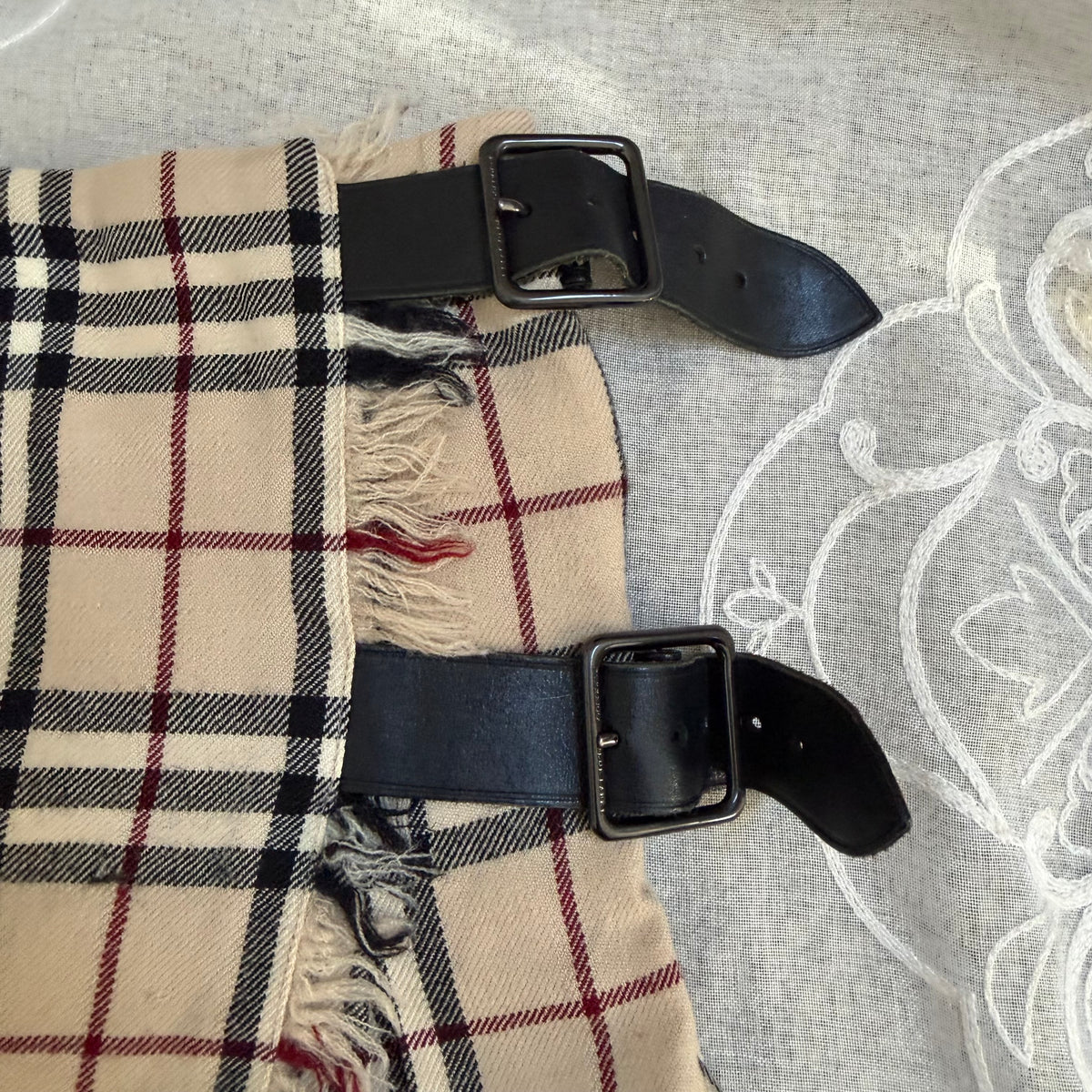 xovintage BURBERRY CLASSIC PLEATED VINTAGE MINI SKIRT, X-SMALL - Clothing