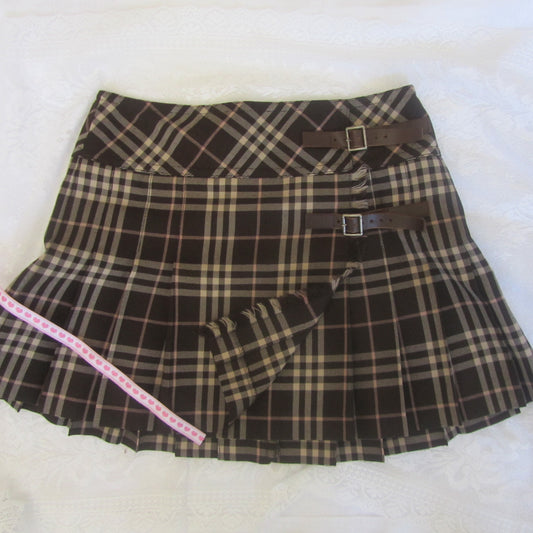 xovintage burberry blue label iconic vintage mini skirt in brown x pink (size 36) cosmopolitan vintage