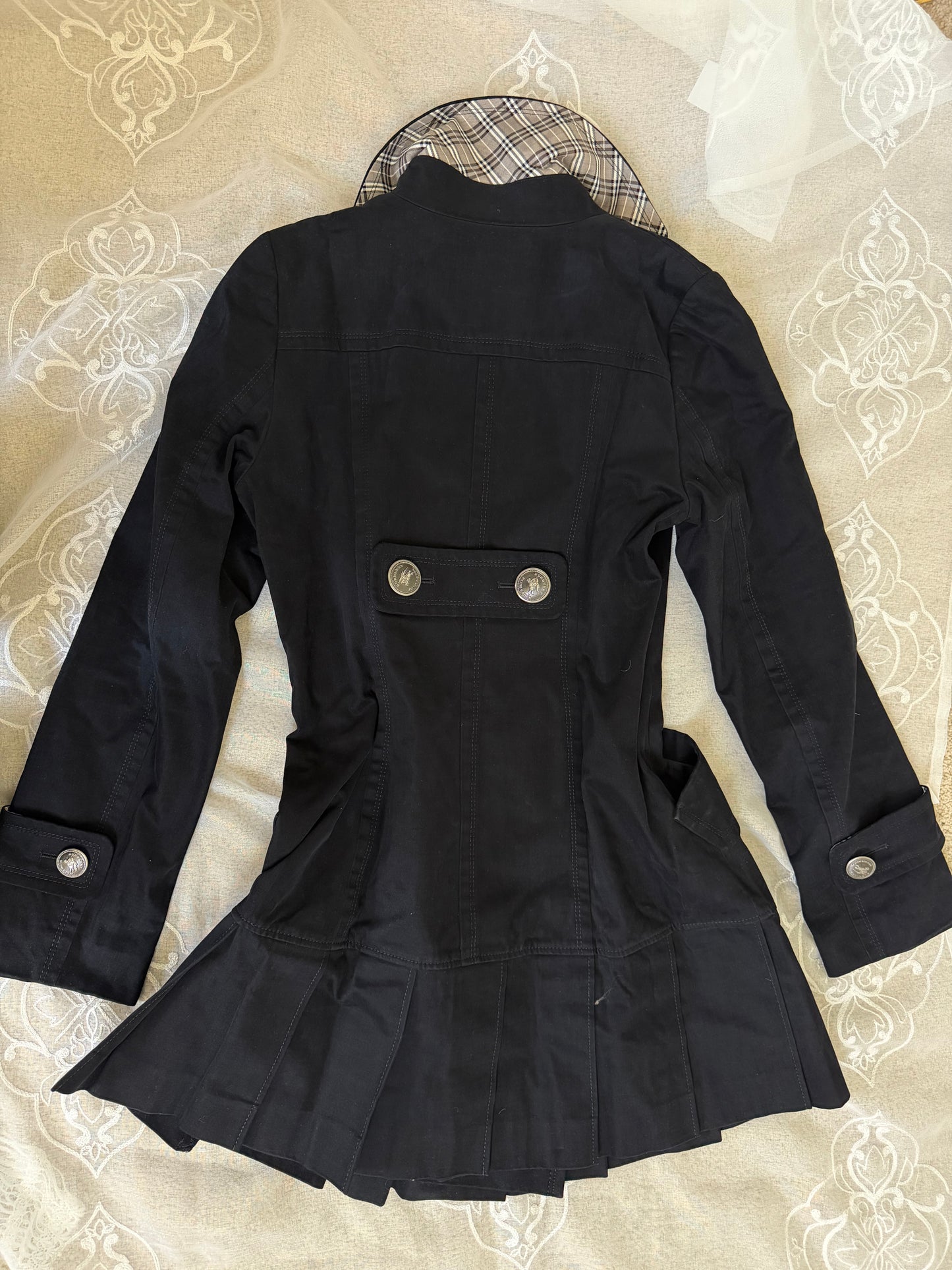 burberry blue label vintage black cotton pleated flirty coat (38,s)