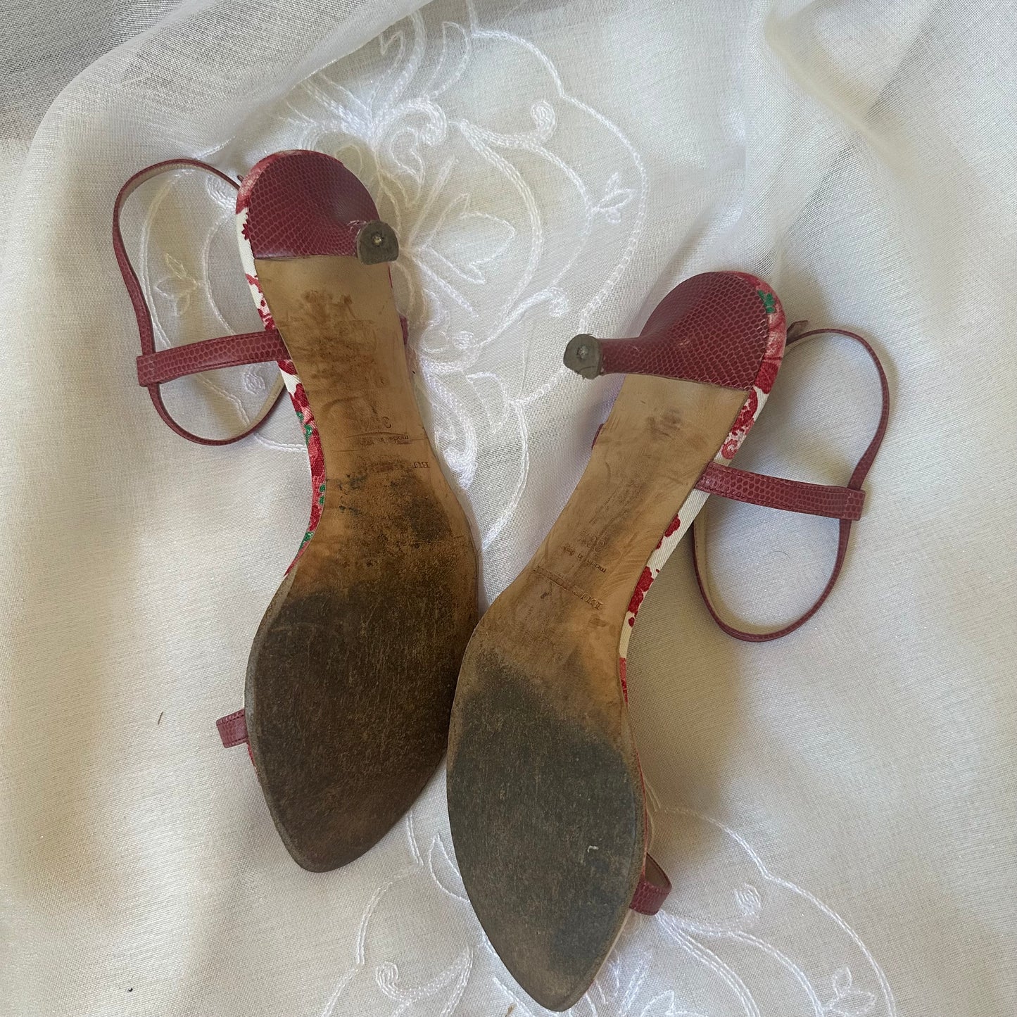 burberry floral kitten heels (size 38.5)