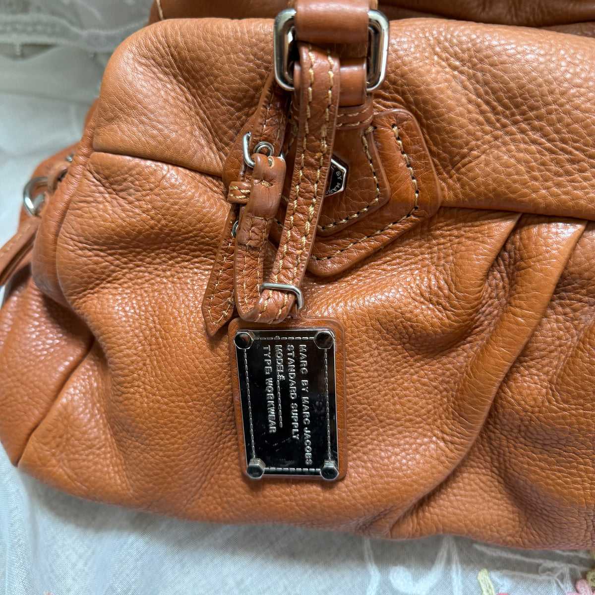 MARC BY MARC JACOBS VINTAGE CLASSIC Q GROOVEE BAG IN TOFFEE