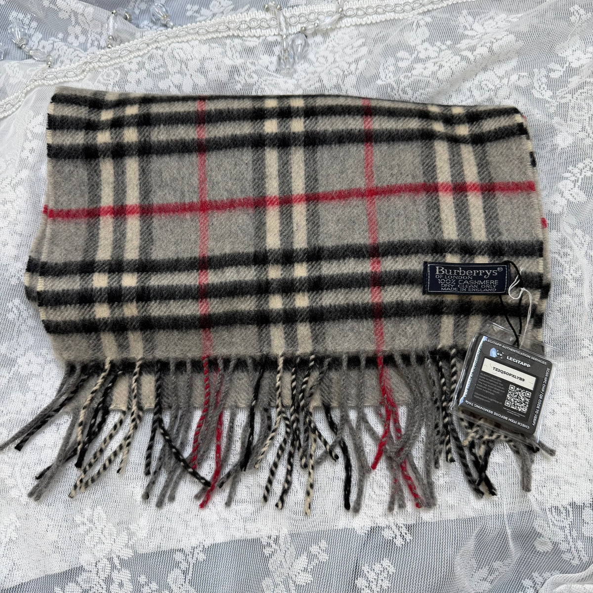burberry 90s vintage 100% cashmere scarf in grey