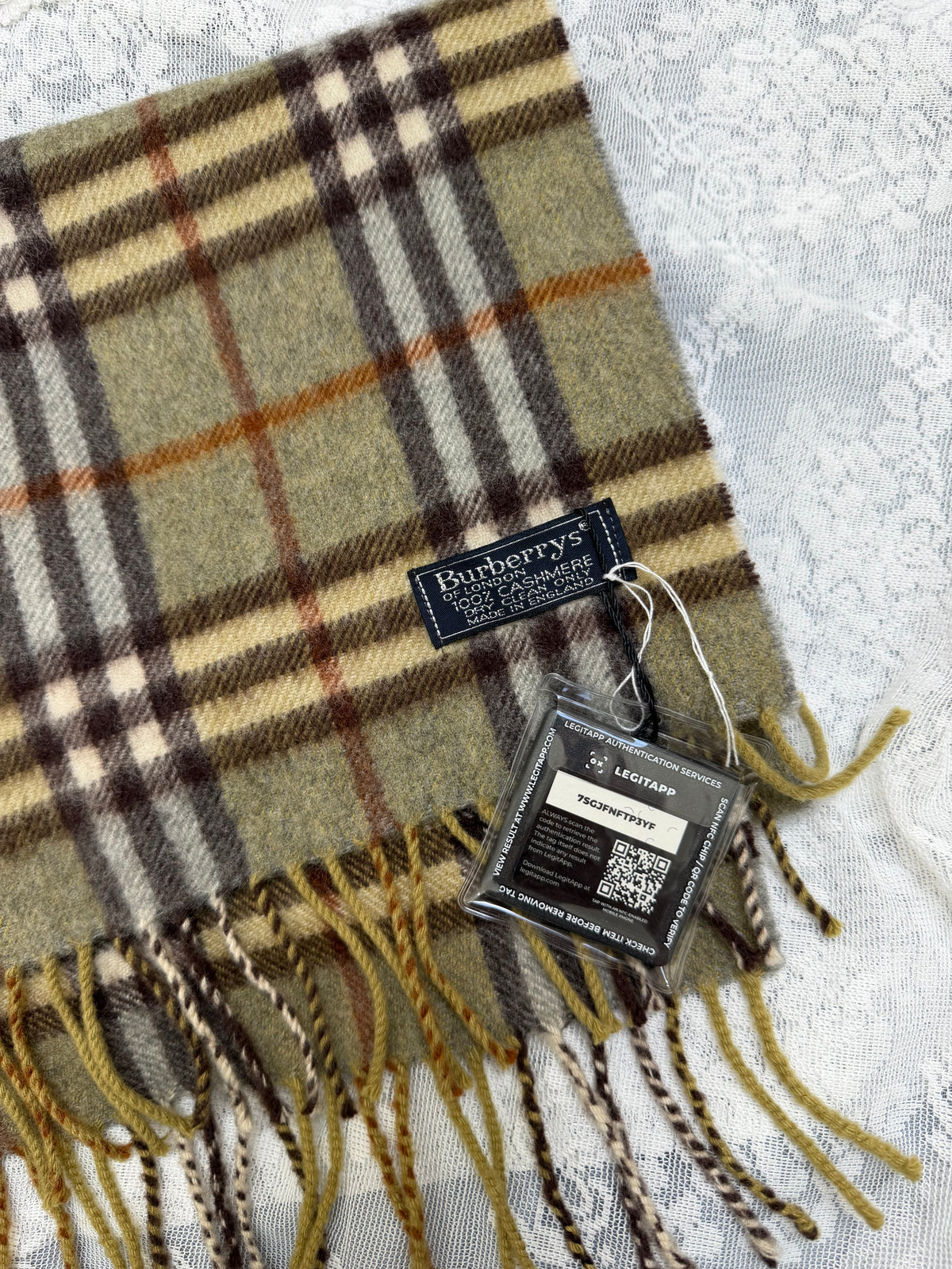 burberry 90s vintage pure cashmere scarf in khaki