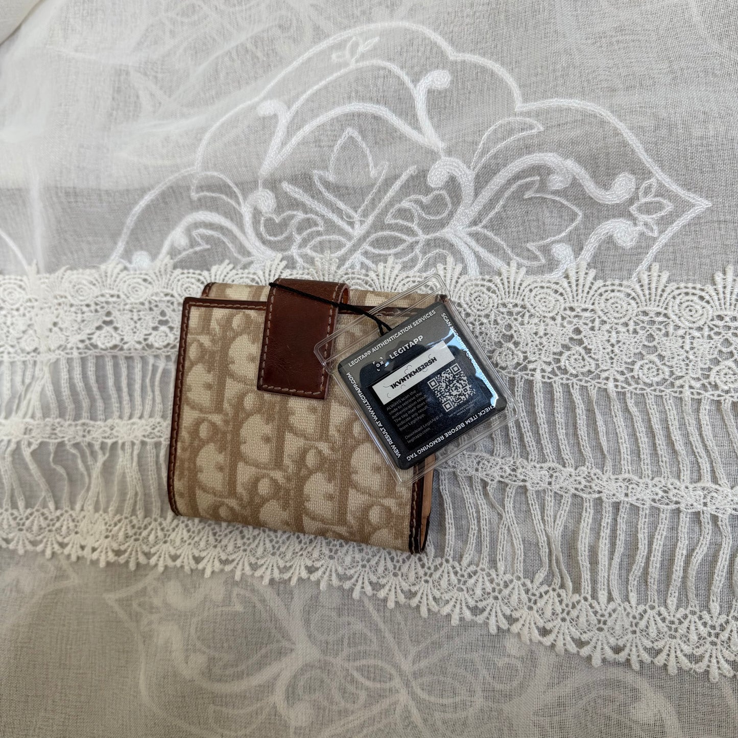 xovintage dior vintage romantique bi-fold wallet - Wallets