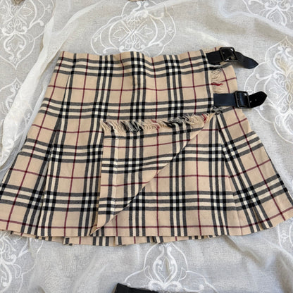 xovintage BURBERRY CLASSIC PLEATED VINTAGE MINI SKIRT, X-SMALL - Clothing