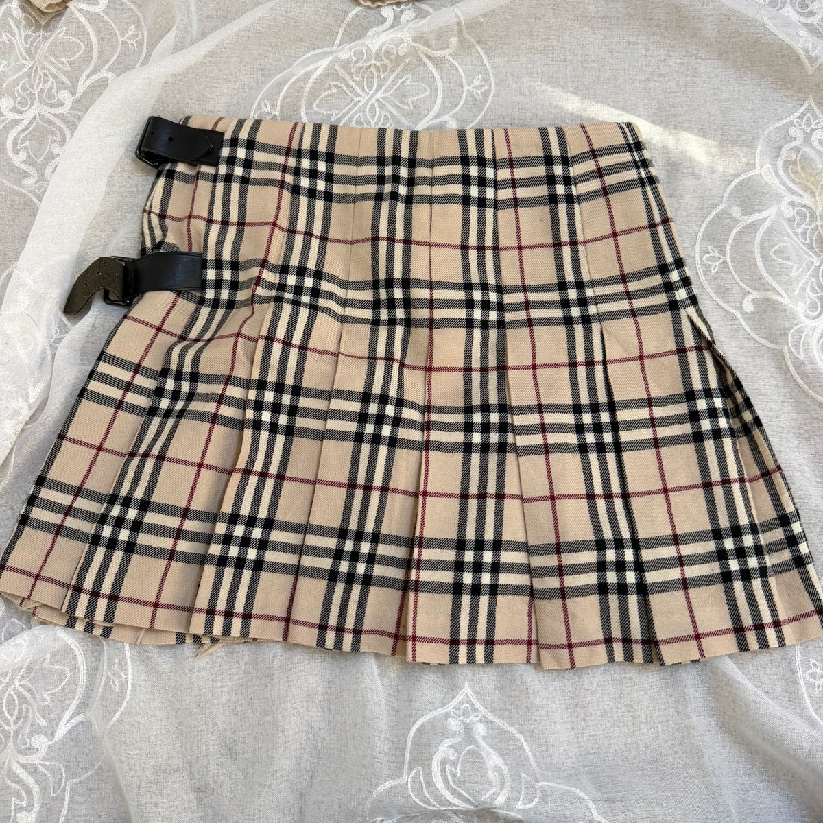 xovintage BURBERRY CLASSIC PLEATED VINTAGE MINI SKIRT, X-SMALL - Clothing