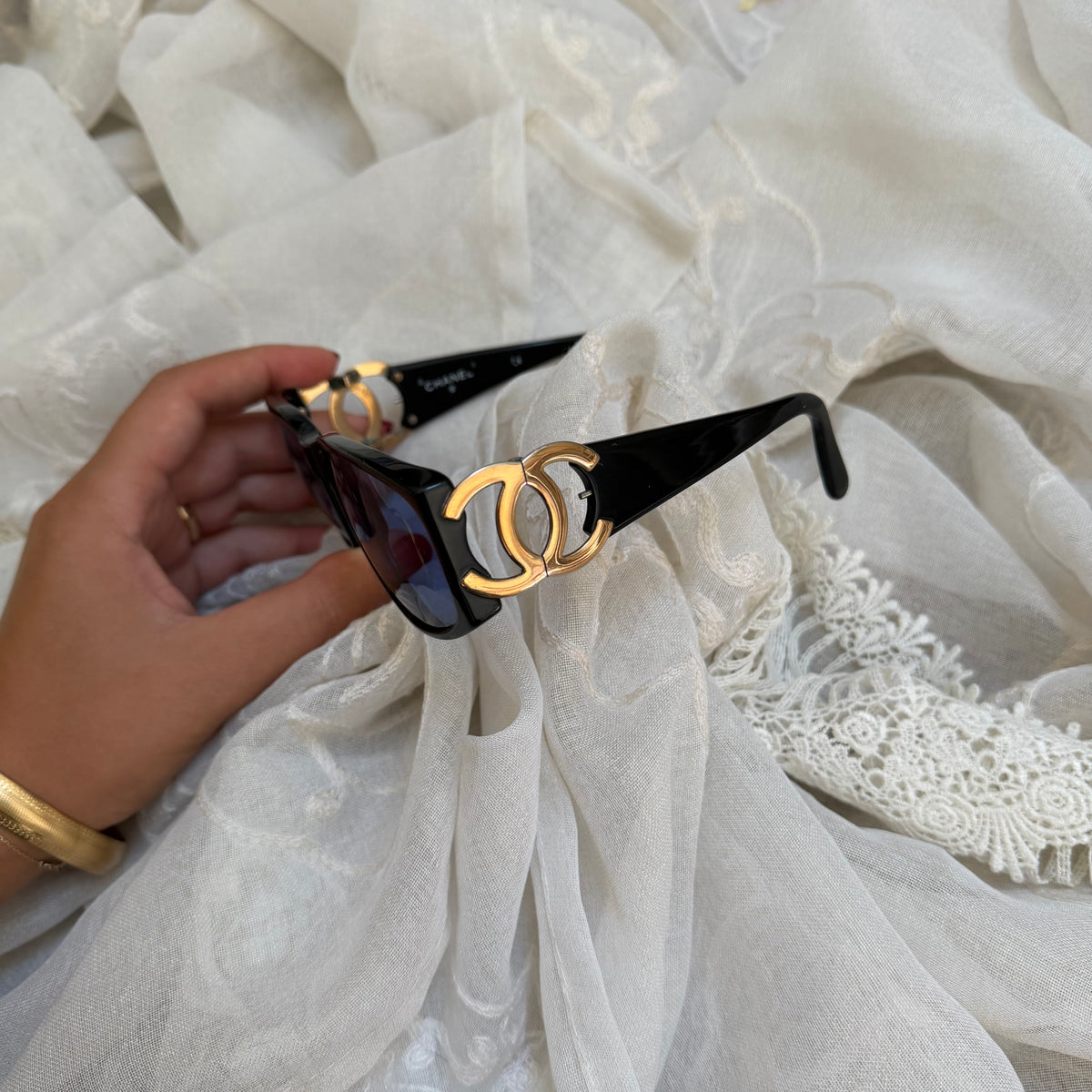 xovintage chanel 2000s vintage black CC sunglasses - Sunglasses