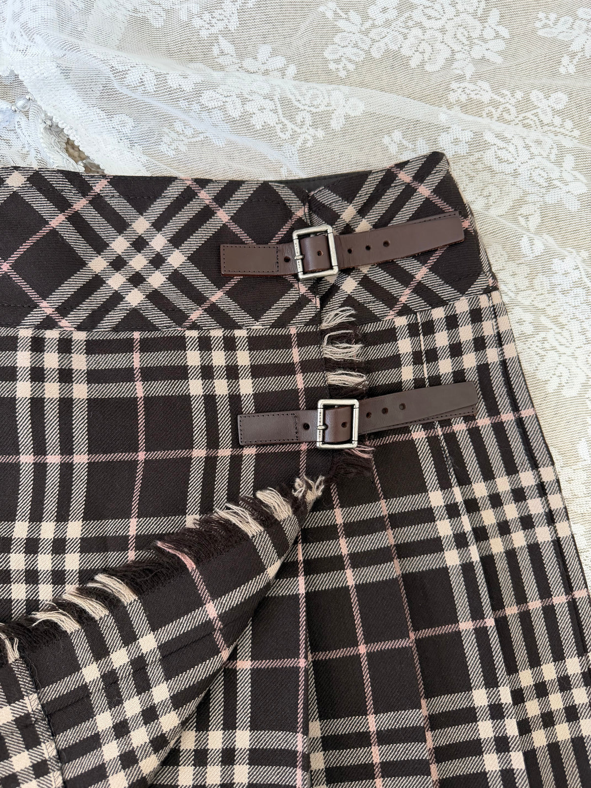 BURBERRY DARK BROWN PLEATED VINTAGE MINI SKIRT (36, xs)
