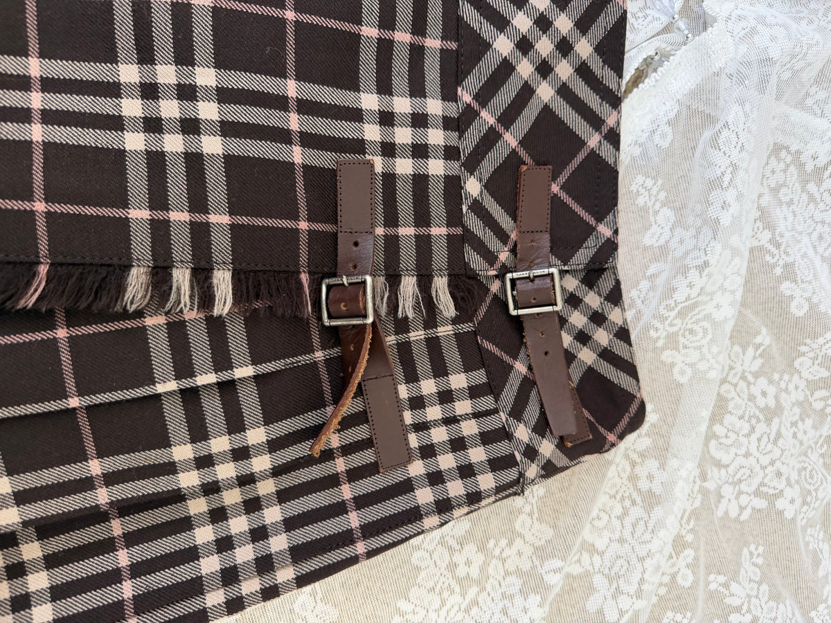 xovintage BURBERRY DARK BROWN PLEATED VINTAGE MINI SKIRT (38, s) - Clothing