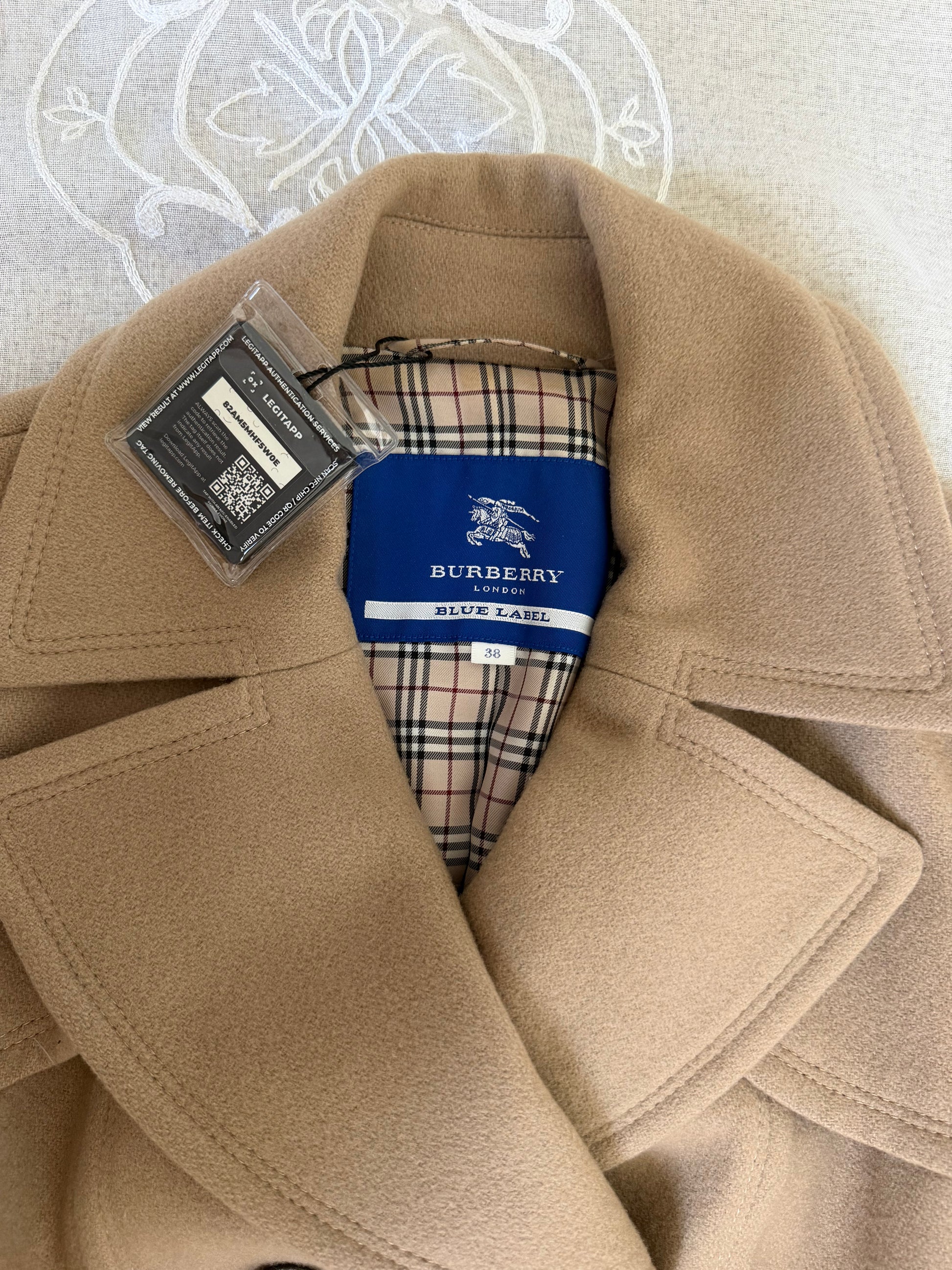 Cosmopolitan Vintage burberry blue label beige pleated vintage flirty dress coat (38) - Overcoats
