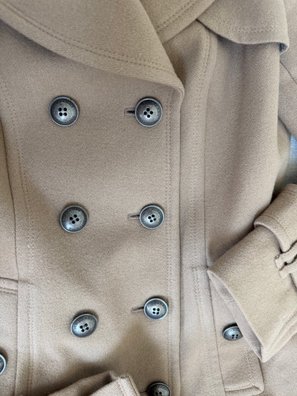 Cosmopolitan Vintage burberry blue label beige pleated vintage flirty dress coat (38) - Overcoats