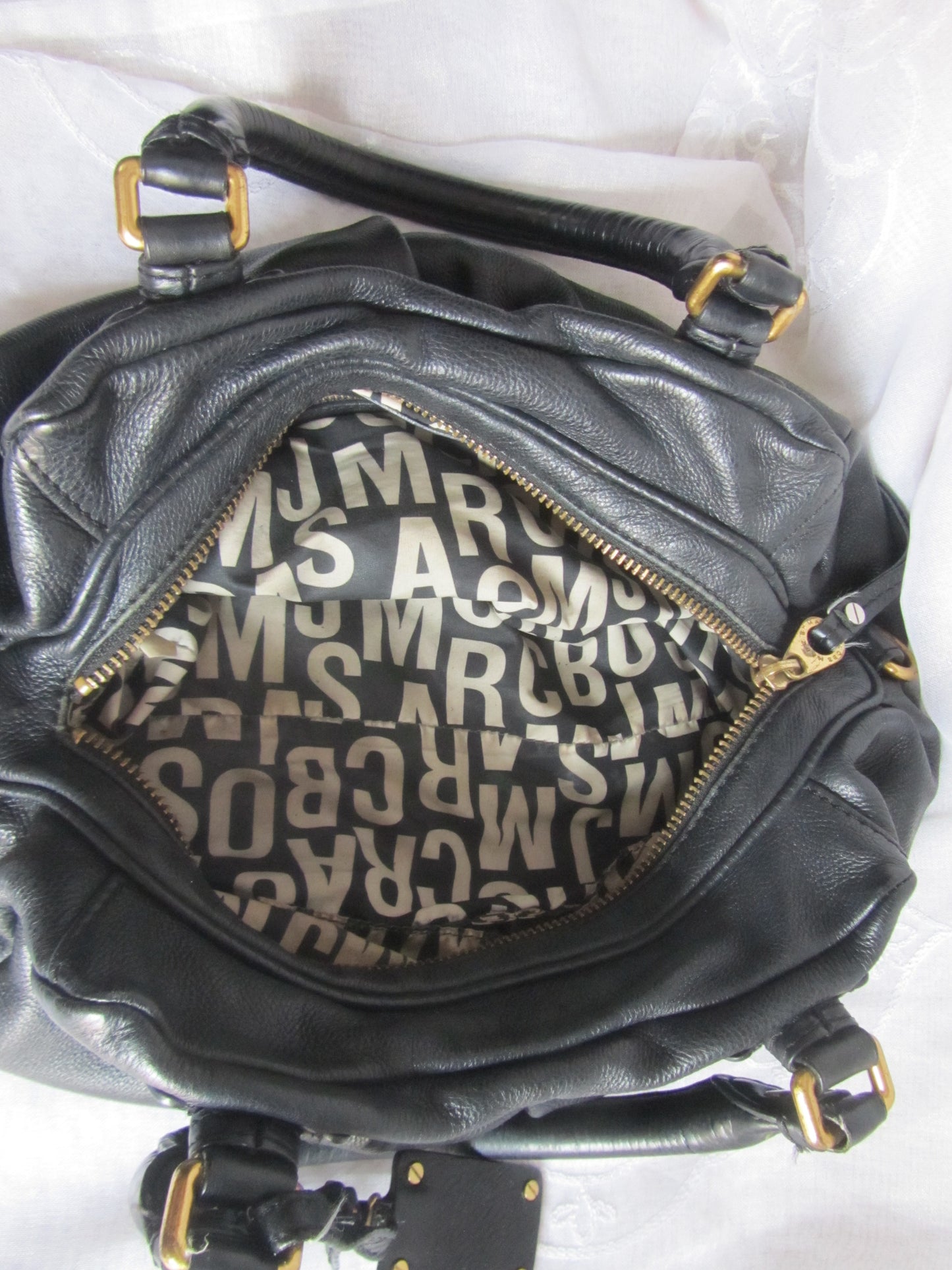 marc by marc jacobs baby groovee bag in black