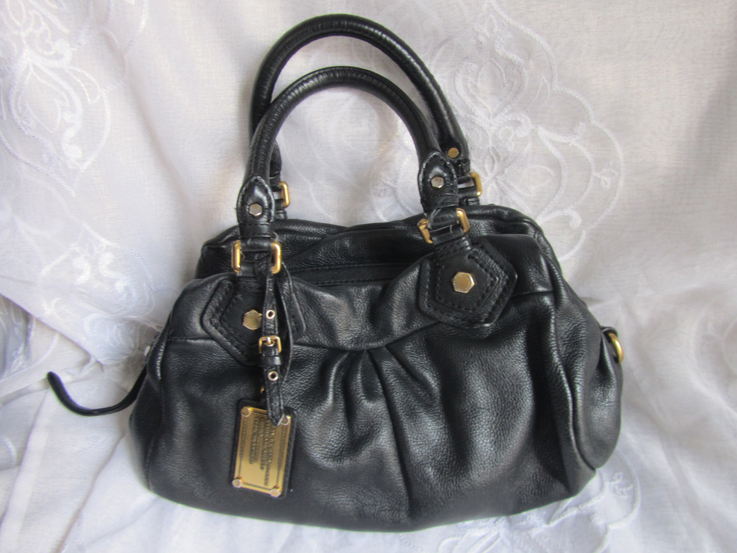 marc by marc jacobs baby groovee bag in black