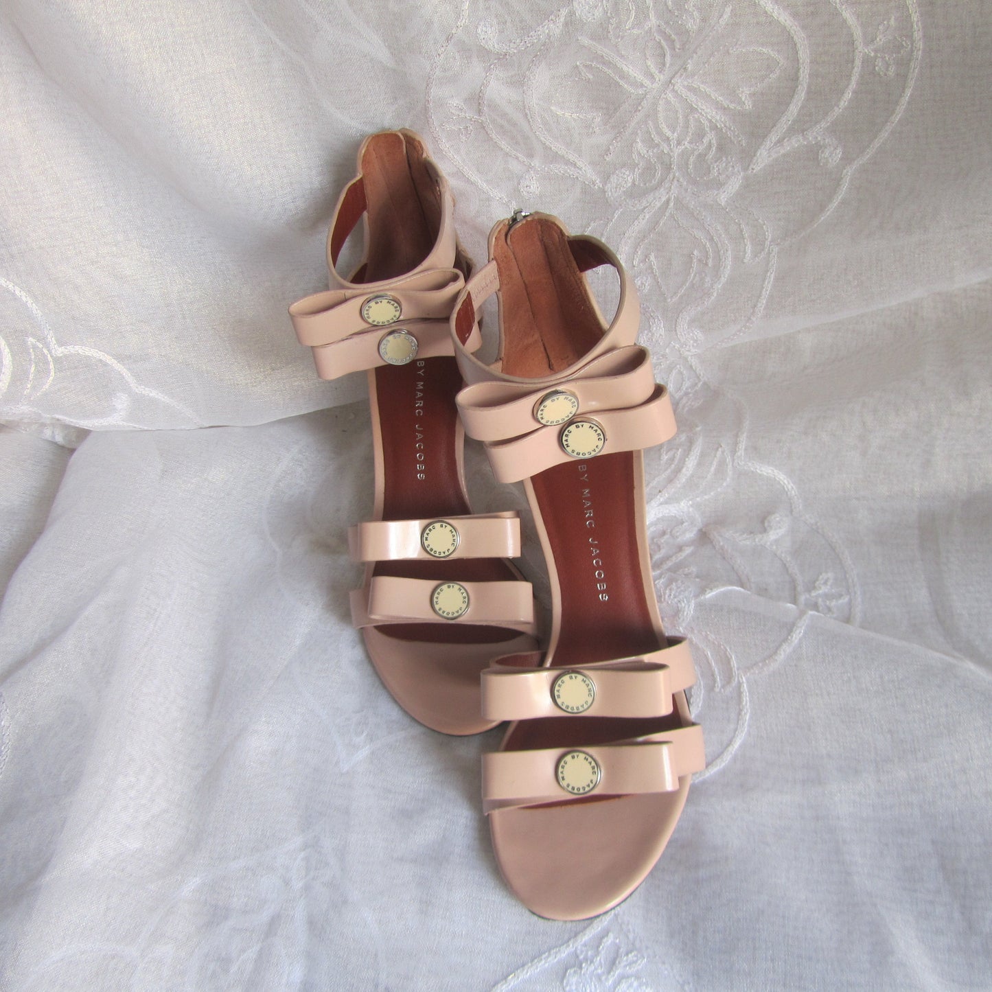 marc by marc jacobs girly kitten wedges (size 35.5)