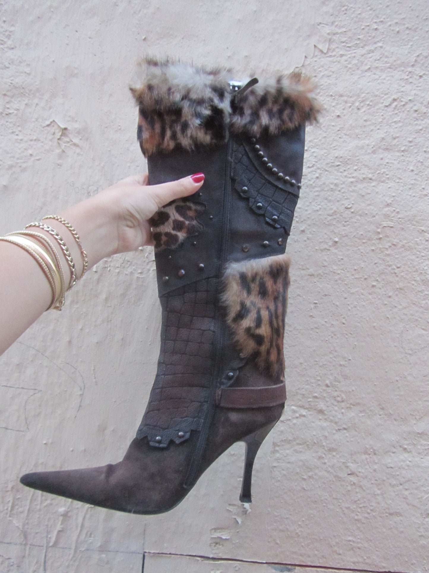 el dantes fur trimmed iconic vintage boots