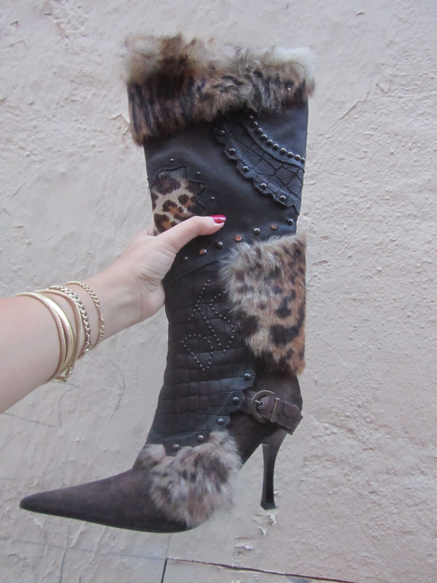 el dantes fur trimmed iconic vintage boots