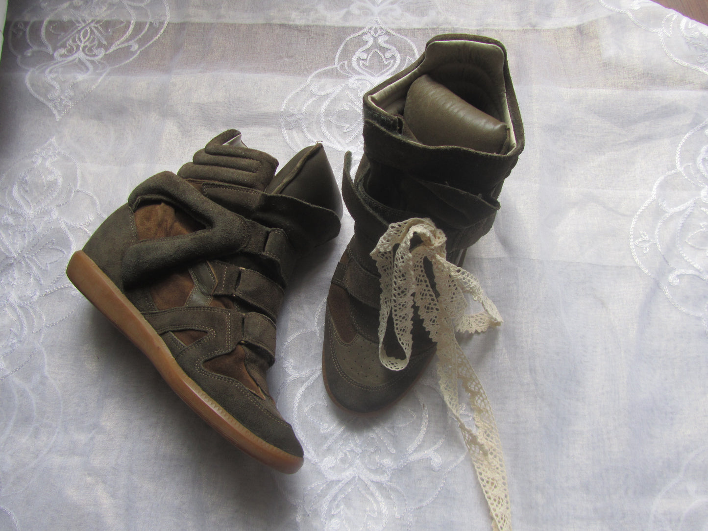 pre loved isabel marant chocolate brown beckett sneakers (size 41)